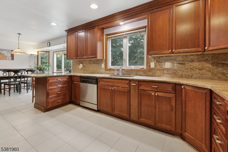 7 Canyon Woods Ct