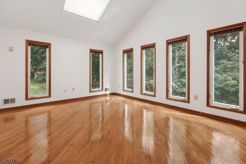 7 Canyon Woods Ct