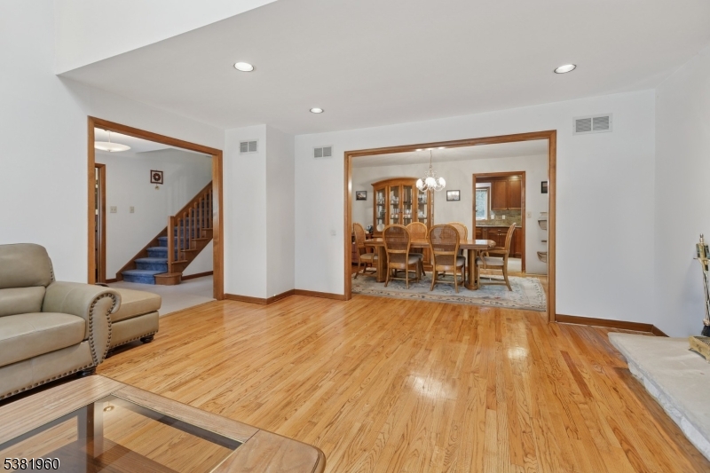 7 Canyon Woods Ct