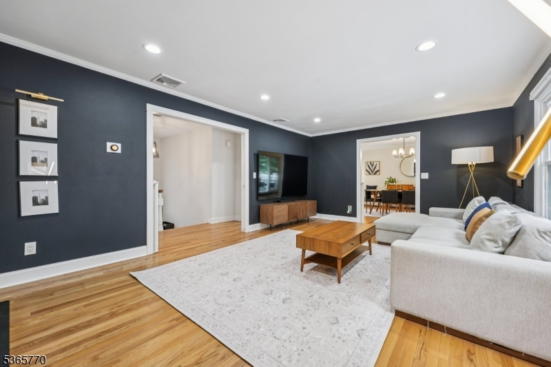 475 Lincoln Ave