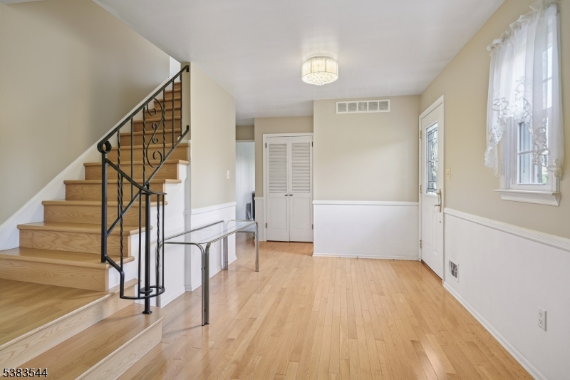 93 Ormont Rd