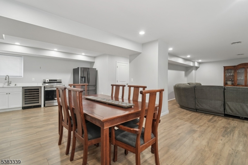 320 Ridge Rd