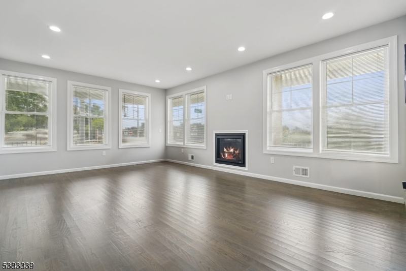 320 Ridge Rd