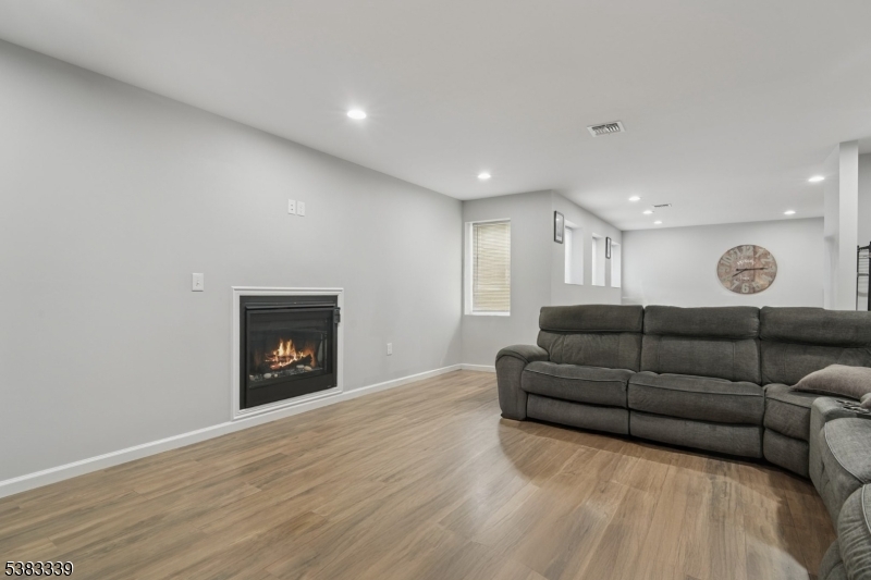 320 Ridge Rd