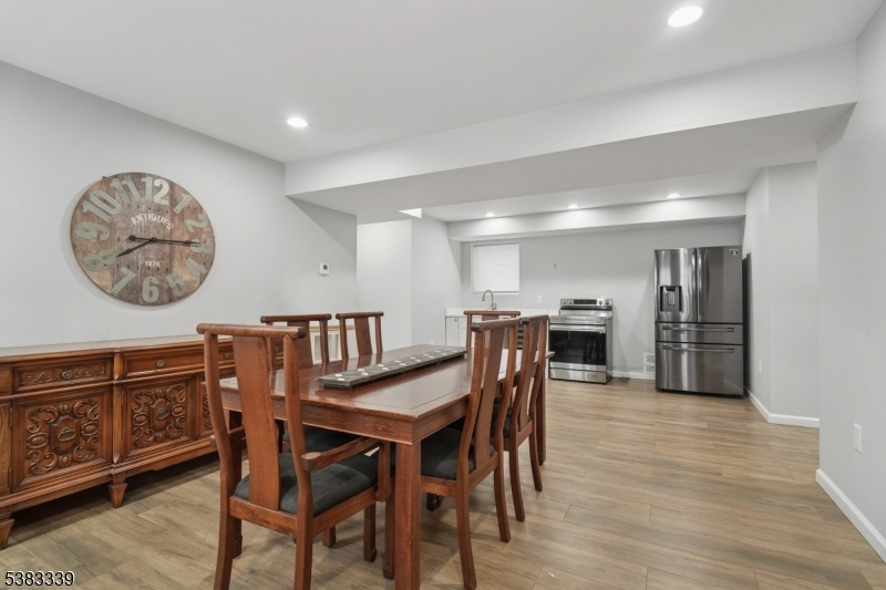 320 Ridge Rd