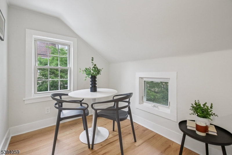 26 Morris Pl