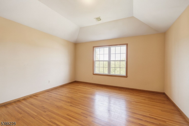 937 Roosevelt Ave