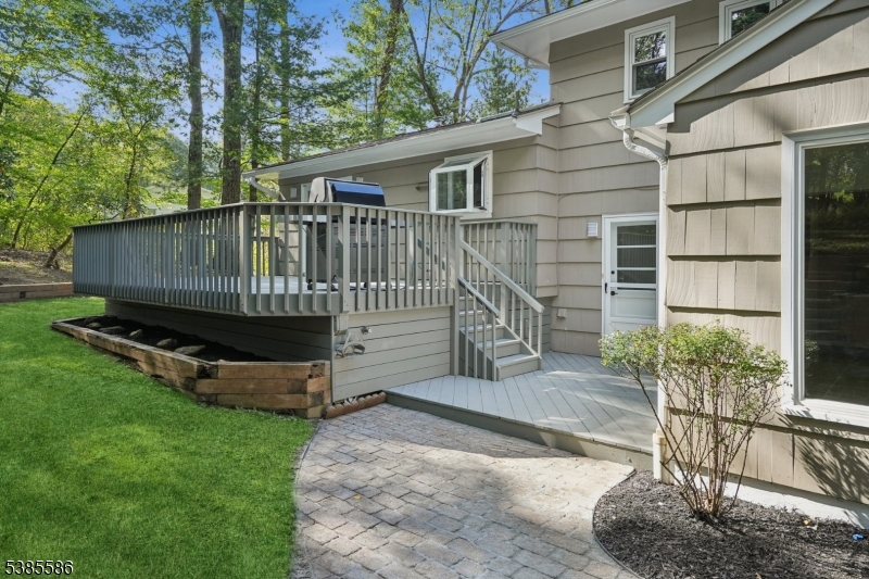 18 Birch Run Ave