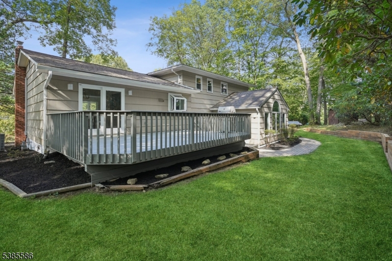 18 Birch Run Ave