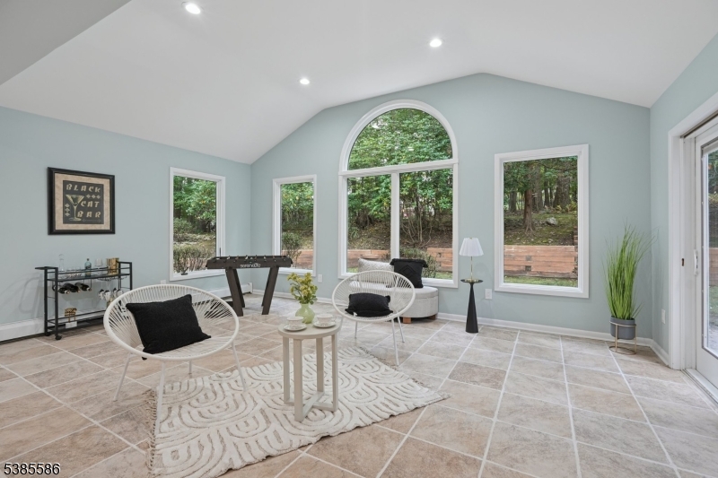 18 Birch Run Ave