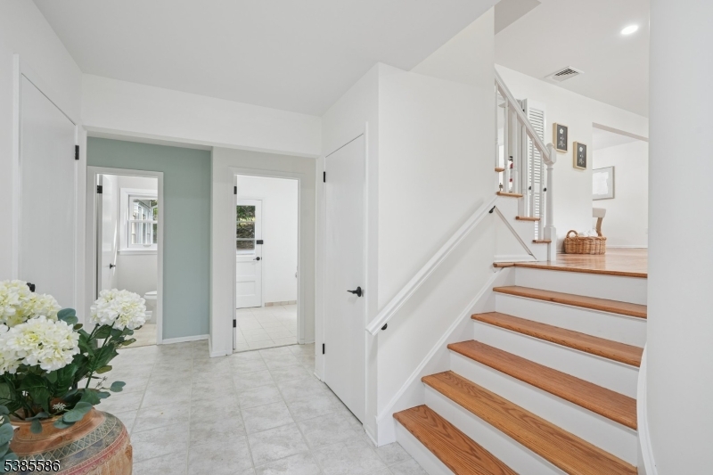18 Birch Run Ave