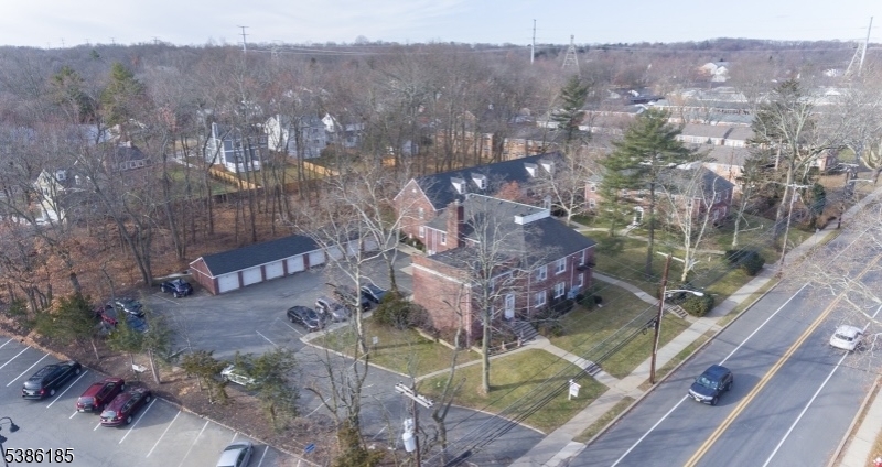 495 Main St E5