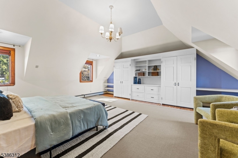 16 Lynn Dr