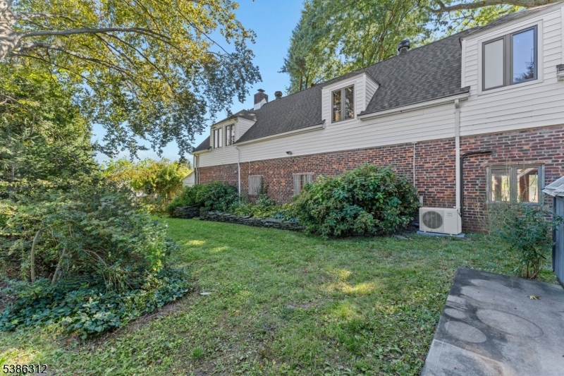 16 Lynn Dr