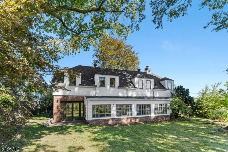 16 Lynn Dr