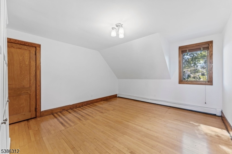 16 Lynn Dr