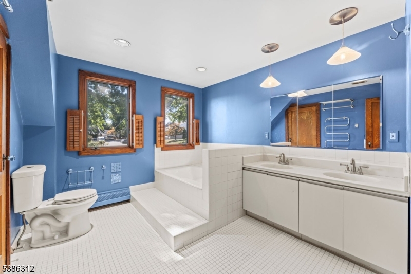 16 Lynn Dr