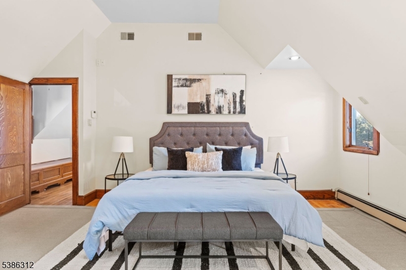 16 Lynn Dr