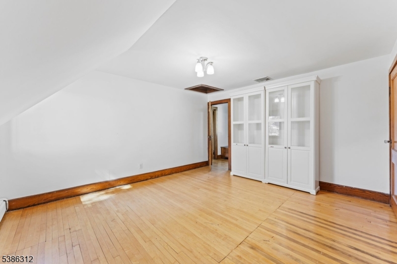 16 Lynn Dr