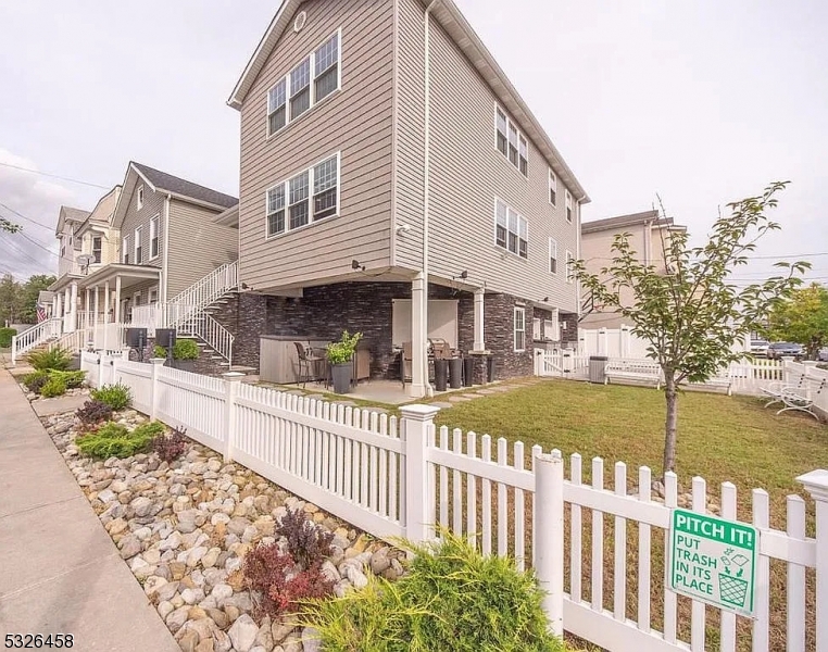 201 Catherine St