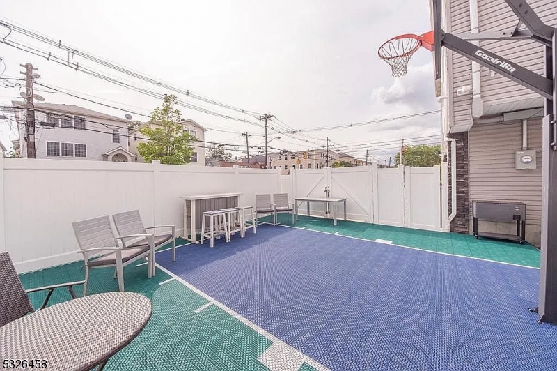201 Catherine St