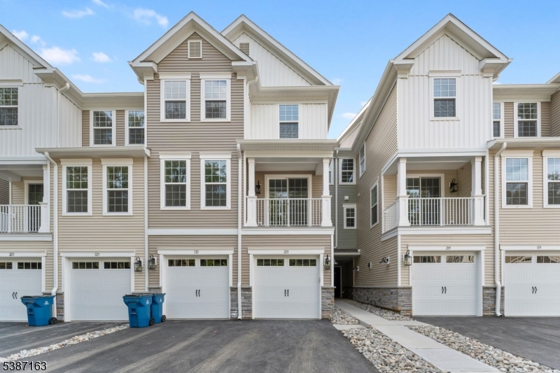 221 Myrtle Rd