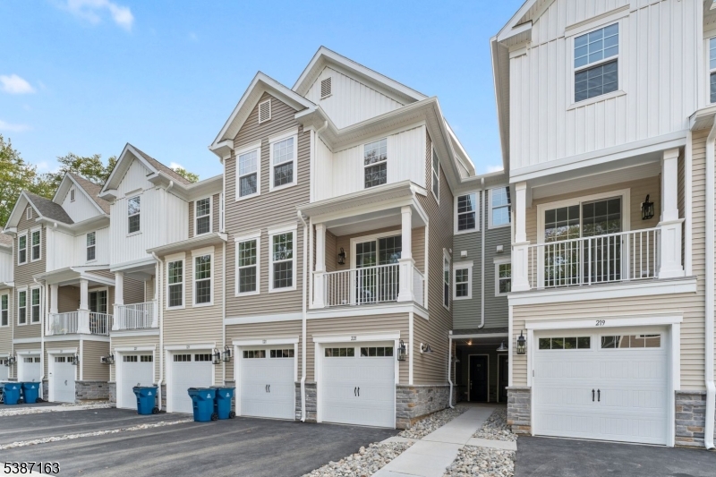 221 Myrtle Rd