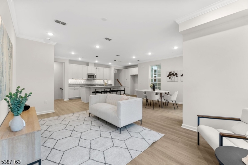 221 Myrtle Rd