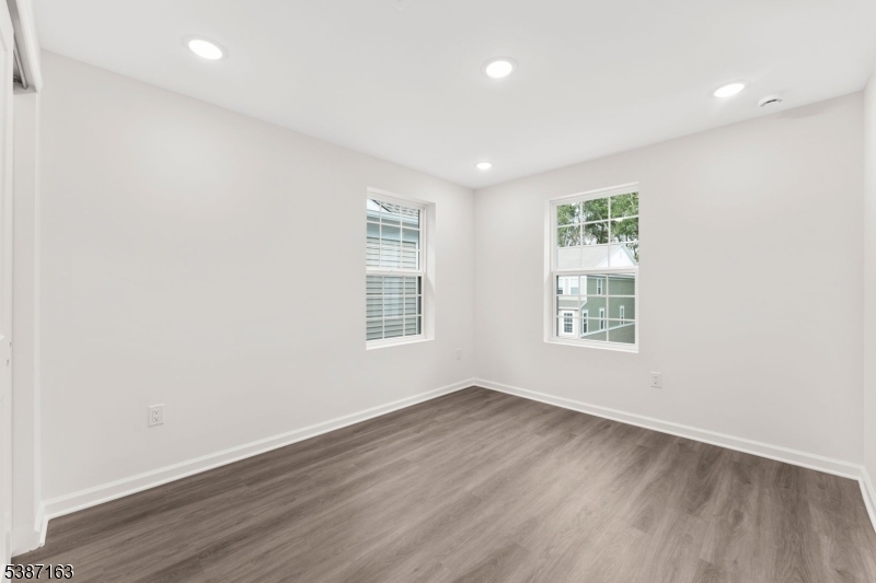 221 Myrtle Rd