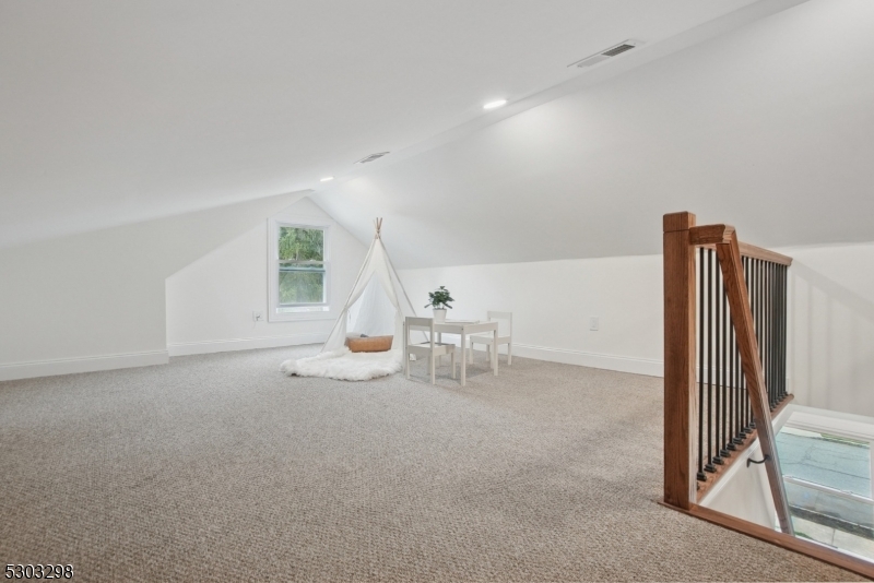 31 Sheridan Ave