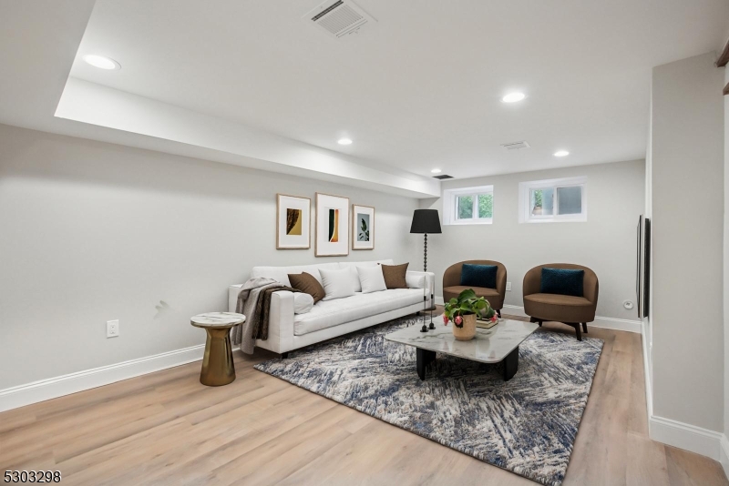 31 Sheridan Ave