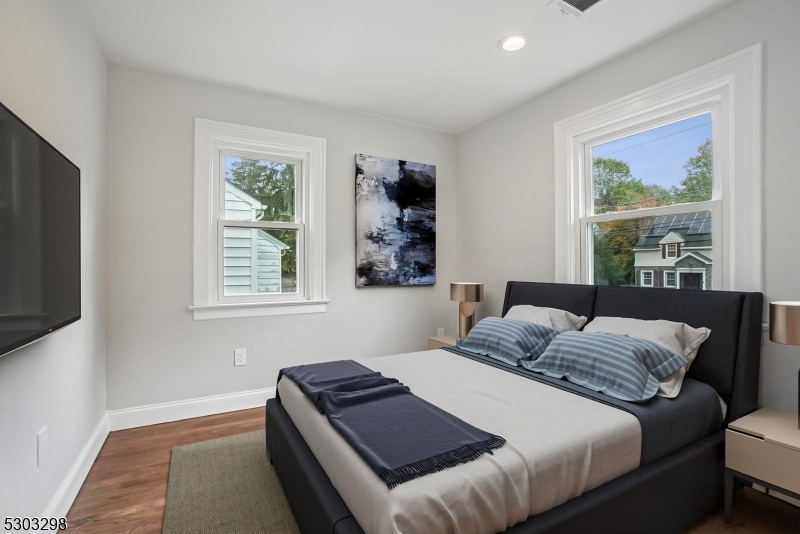 31 Sheridan Ave