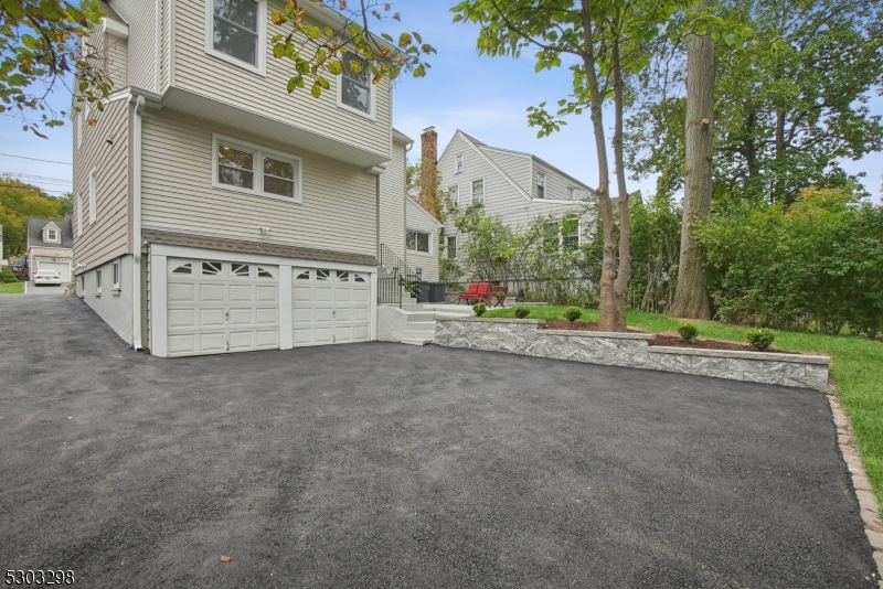31 Sheridan Ave