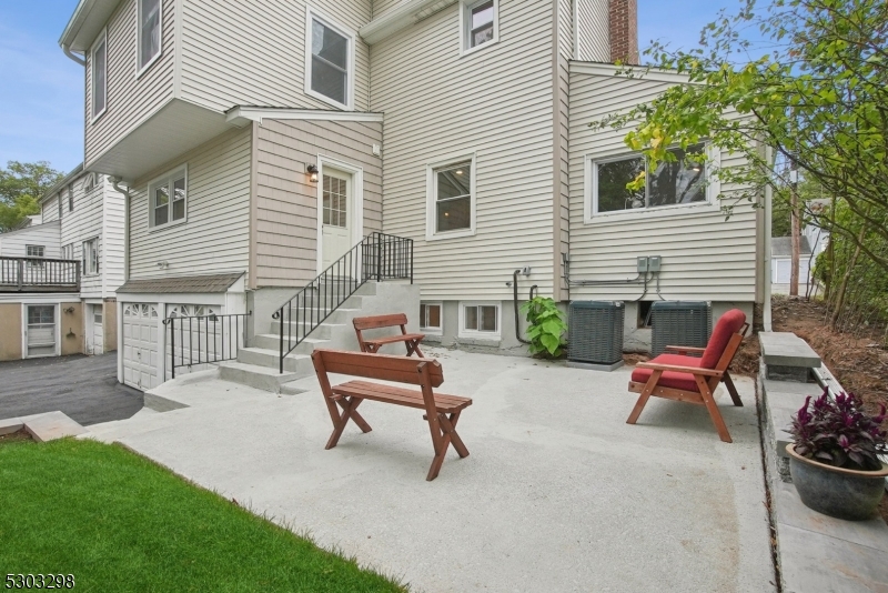 31 Sheridan Ave