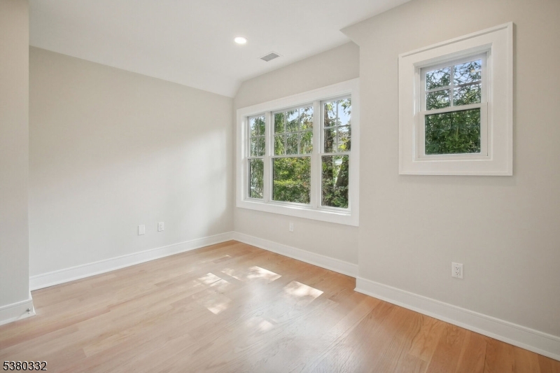 603 Springfield Ave 102