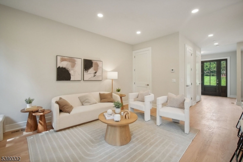 603 Springfield Ave 102