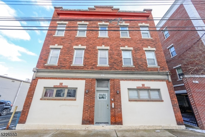 29 Central Ave 1R