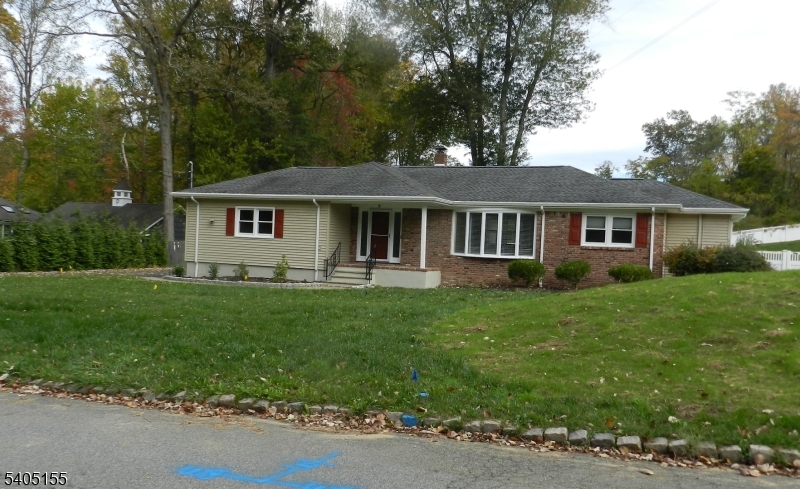 6 Crestwood Rd