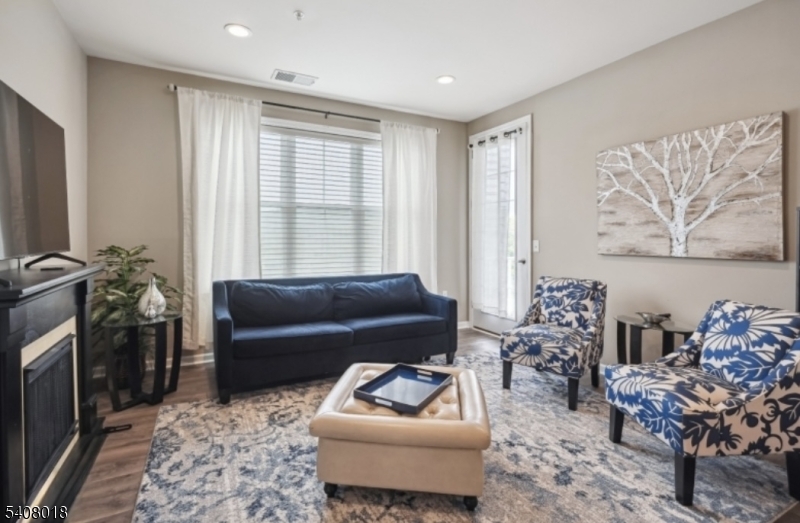 169 Tarrington Rd 203