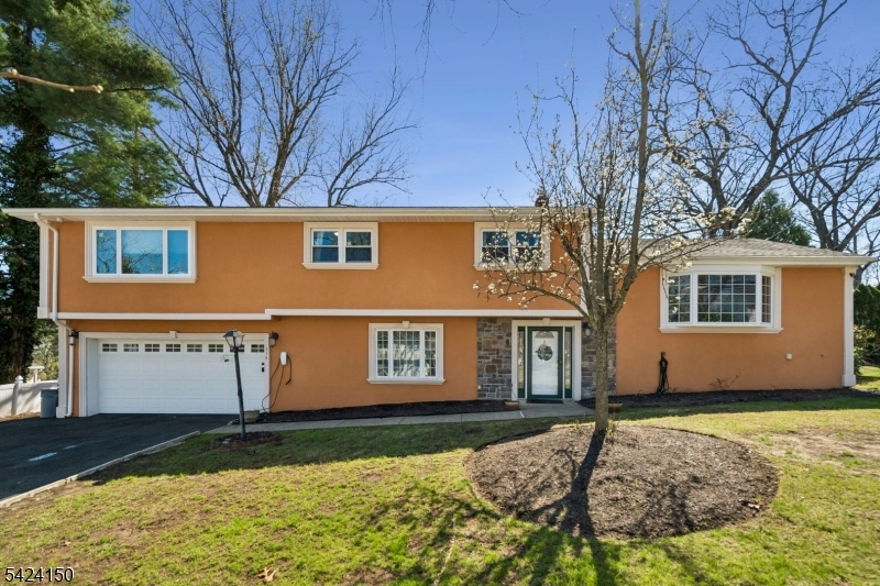 115 Birchwood Ter