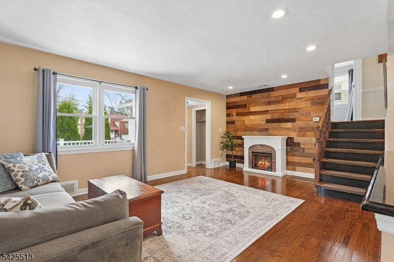 57 Sherwood Rd