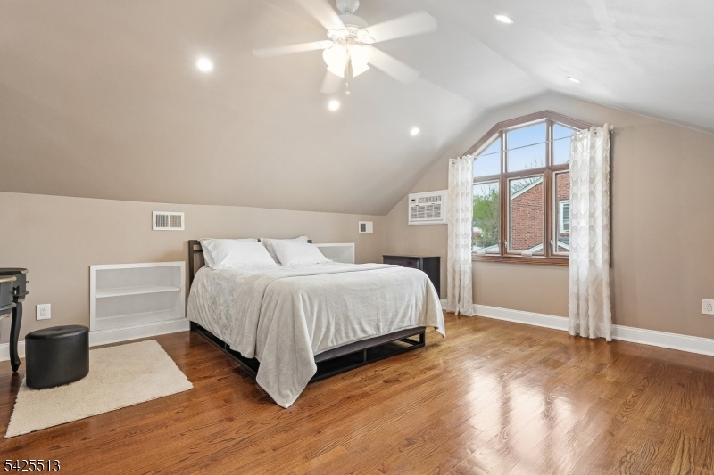 57 Sherwood Rd