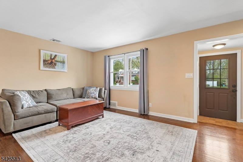 57 Sherwood Rd