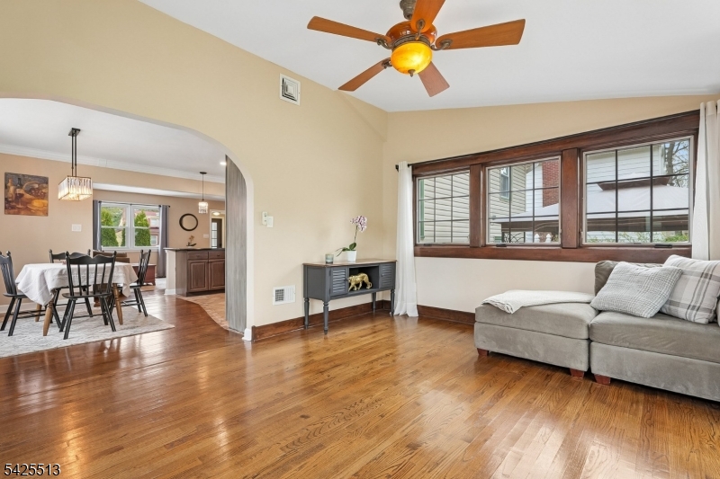 57 Sherwood Rd