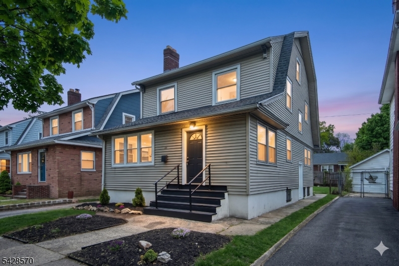 45 Leslie St