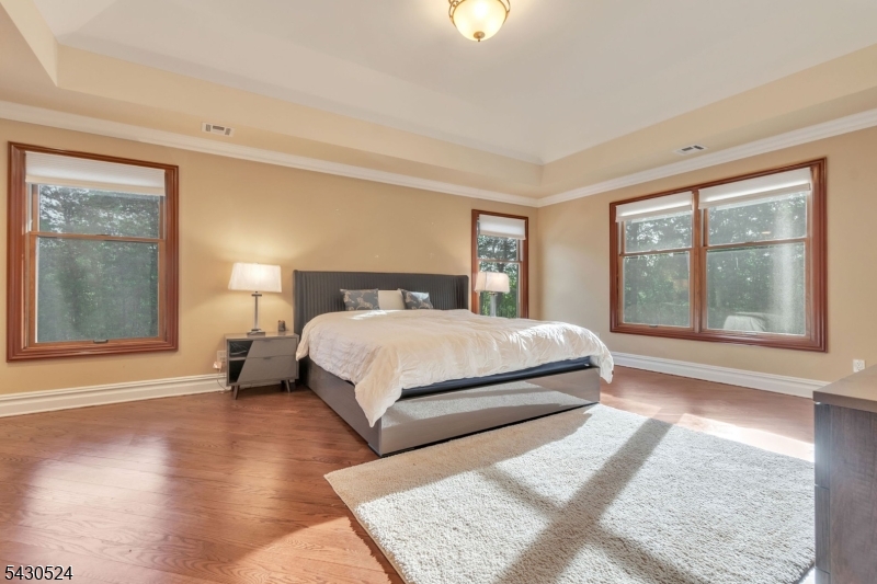 37 Robbins Rd
