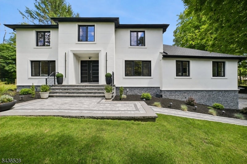 36 Ivy Pl