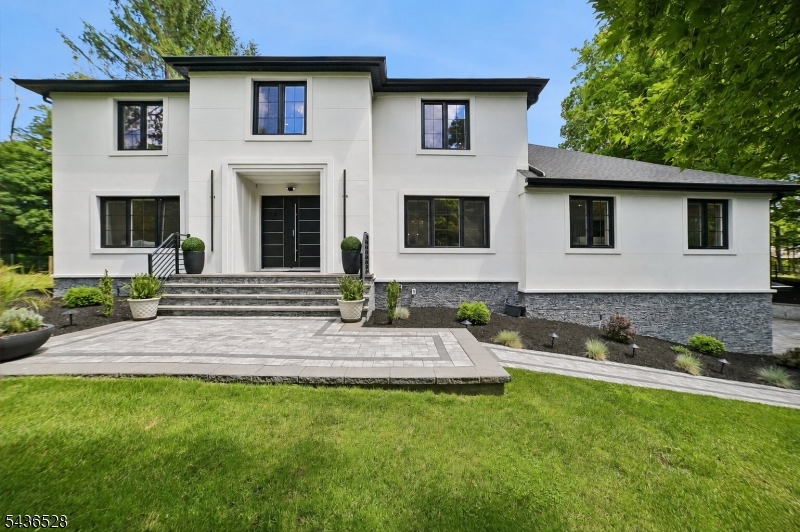 36 Ivy Pl