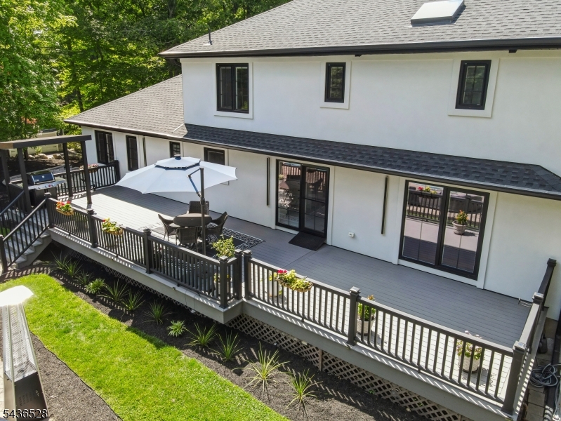 36 Ivy Pl
