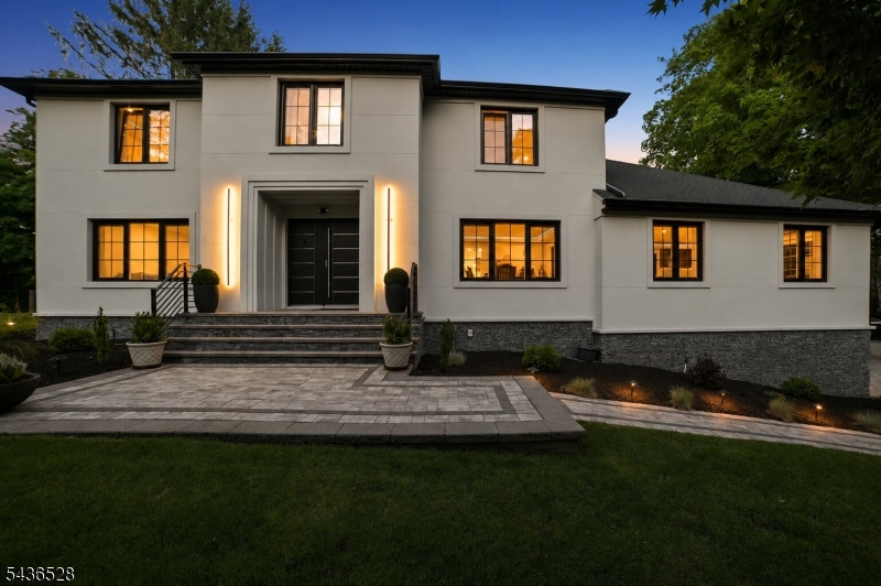 36 Ivy Pl